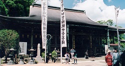 青岸渡寺(せいがんとじ)